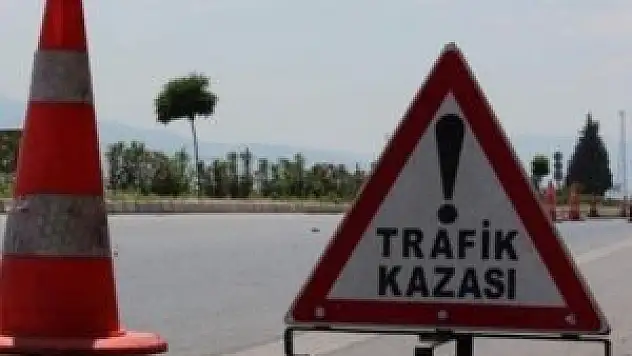 Otomobil kamyonete çarptı: 1 ölü