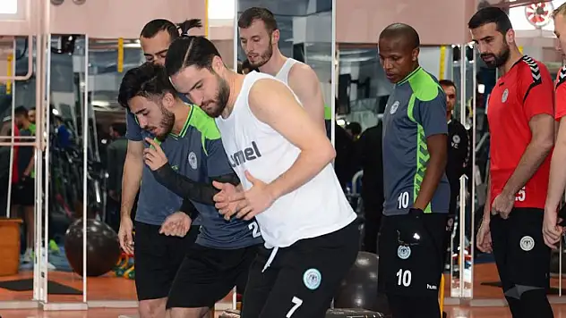 Konyaspor, salonda çalıştı