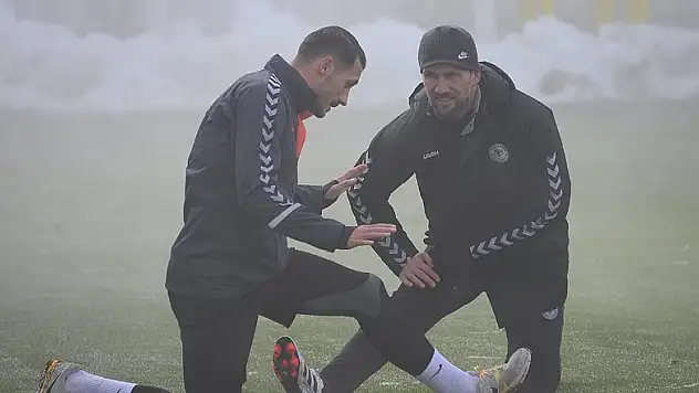 Adis Jahovic, ilk idmanına çıktı