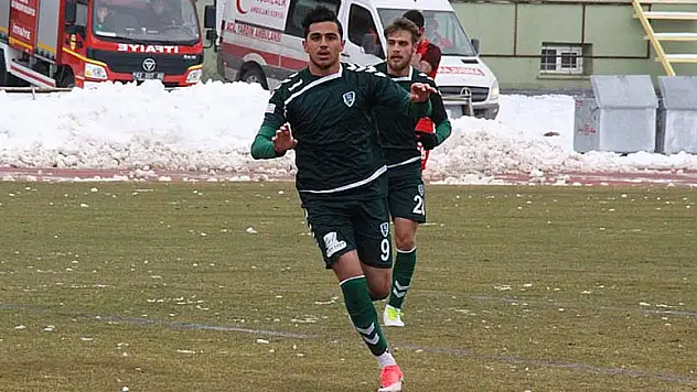 Anadolu Selçukspor doludizgin!