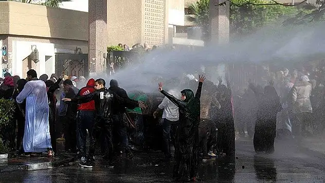 Referandum gösterilerinde 1 öğrenci öldü