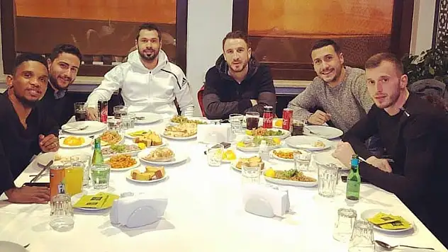 Kaptan Ali Çamdalı yeni transferlerle yemekte buluştu