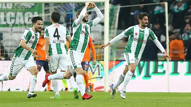 Konyaspor'da Mehmet Özdilek risk aldı, gol geldi!