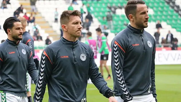 Ferhat, agresif oynuyor! 16 maç 8 sarı kart...