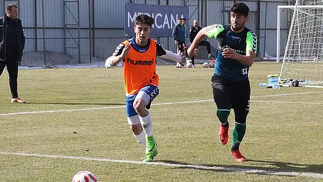 Anadolu Selçukspor, hız kesmedi