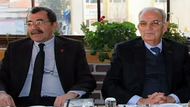 CHP'de büyük kavga... Başkanı istifaya çağırdı