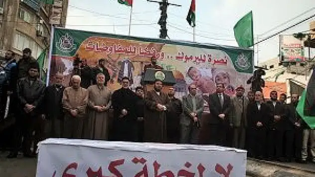 Yermuk Kampı'ndaki insani dram protesto edildi