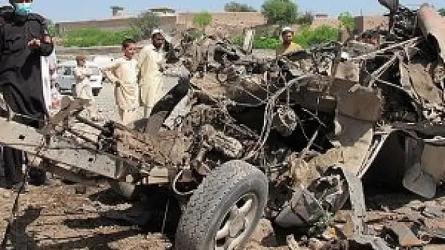 Pakistan'da askeri konvoya saldırı