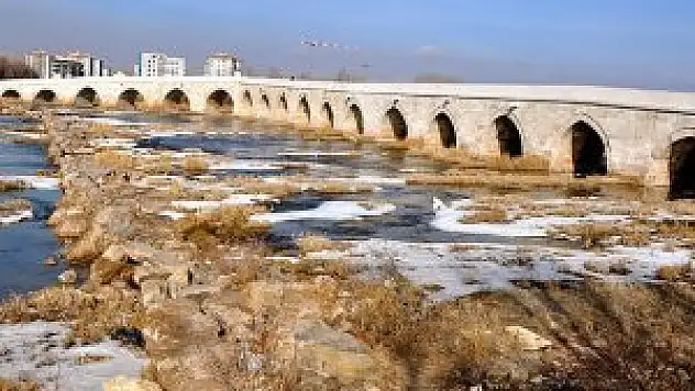 Kızılırmak da kuraklıktan nasibini aldı