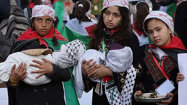 Gazze'de 'İnsanlık mezarlığı' protestosu