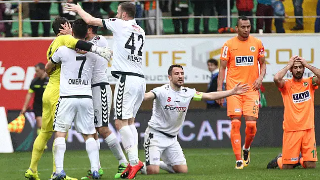 Konyaspor'da Serkan kalesinde devleşti