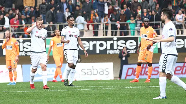 Eto'o ve Jahovic ilk 11'deydi