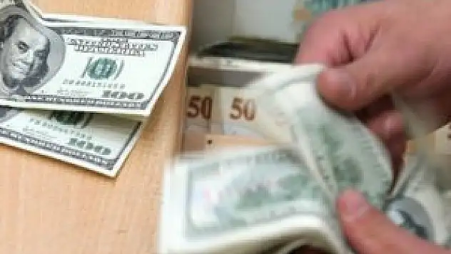 Dolar ilk kez 2.25'i aştı