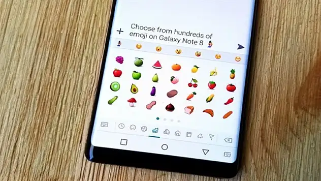Samsung yanlış anlaşılmalara sebep olan emojileri değiştiriyor