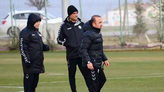 Özdilek, 'Cesareti olmayan esareti sahiplenir!'