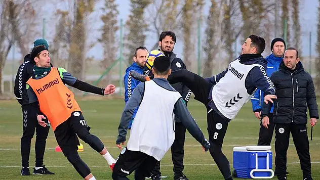 Konyaspor, 5 eksikle çalıştı