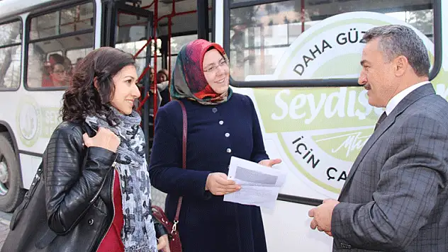 Seydişehir Belediyesi öğrencileri tiyatroya götürüyor