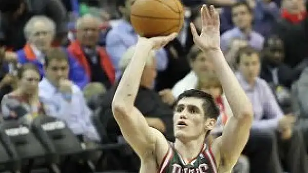 Milwaukee Bucks galibiyeti unuttu