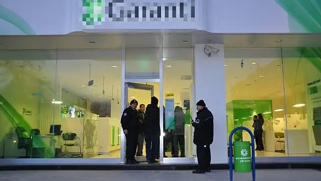 Konya'daki silahlı banka soyguncuları yakalandı