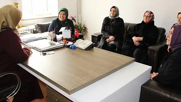 Karatay Kent Konseyi Kadın Meclisi'nden Saliha Bilgiç'e ziyaret
