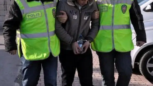 Konya'da elektro şok cihazıyla gasp