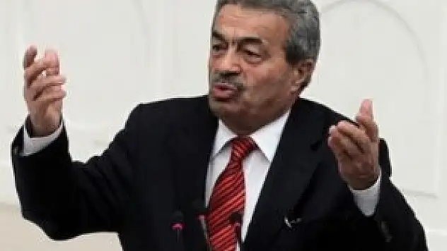 Kamer Genç yine haddini aştı!