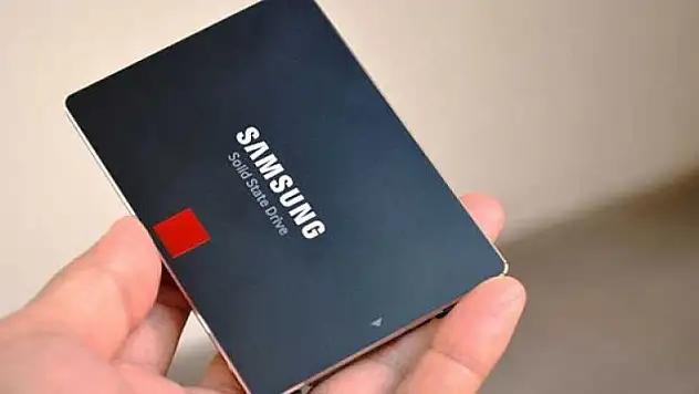 Samsung, 30 TB'lık dünyanın en büyük SSD'sini duyurdu