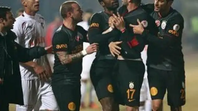 Yan hakeme küfür yok