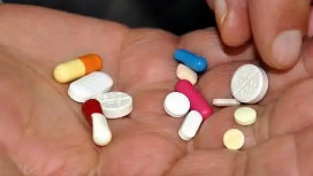 Evlerimiz ecza deposu gibi