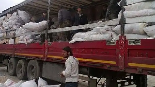 İHH Suriye'ye 11 tır yardım malzemesi gönderdi