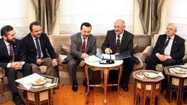 Fatih Sultan Mehmet, Selçuk işbirliği