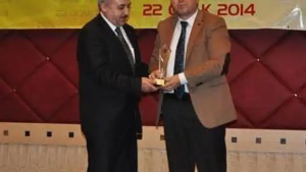 Akyürek'e eğitim ödülü