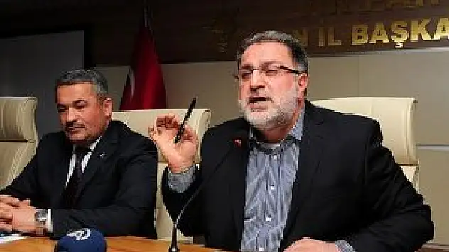 Halka hesap veremeyenler taşlarla gençleri bize gönderdi