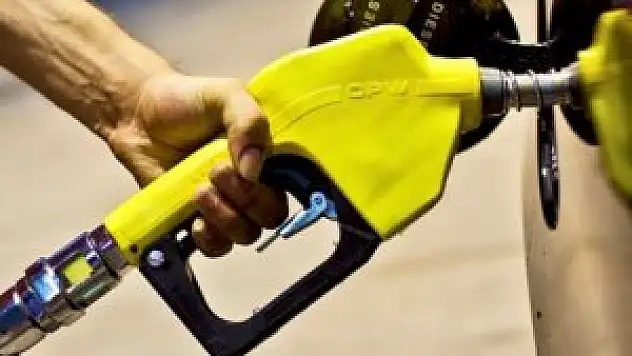 Benzine 12 kuruş zam geldi