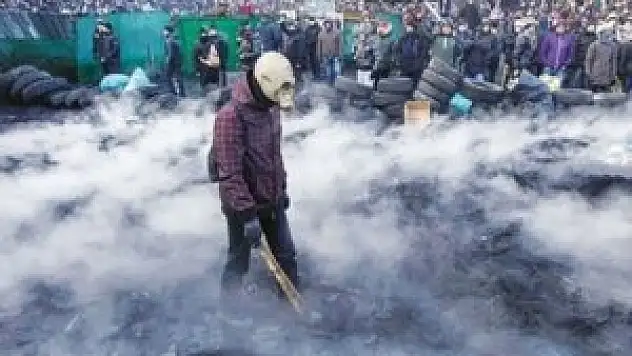 Gösteriler Kiev'i aştı