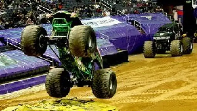 'Canavar kamyonlar' Washington'da yarıştı