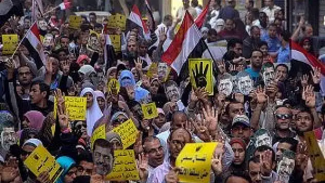 3 yıl önce ilk kez demokrasinin kapısı aralandı