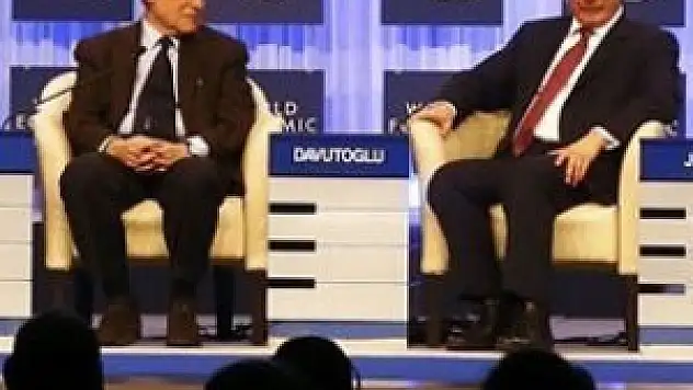 Davutoğlu'ndan alkış alan konuşma!