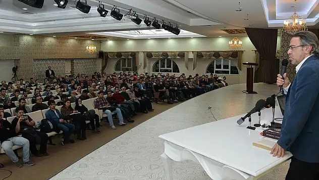 Mustafa Armağan, 'Yakın Tarihimizin Doğru Öğrenilmesi Gerekiyor'