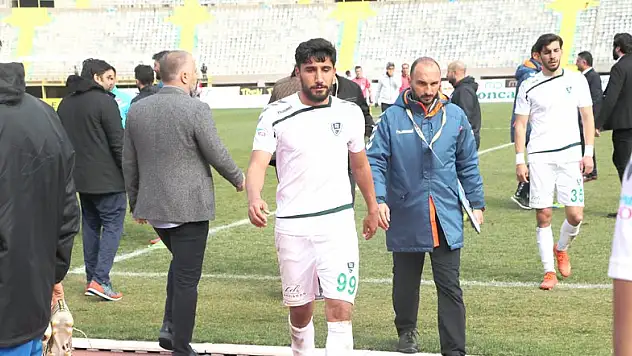 Anadolu Selçukspor, bir yeniliyor, pir yeniliyor