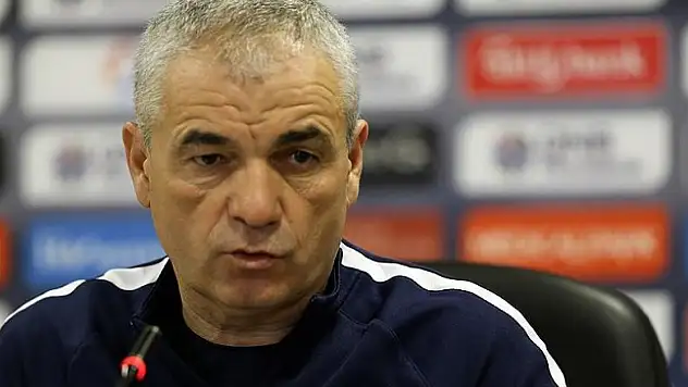 Rıza Çalımbay, saat 15.00'te imzalayacak