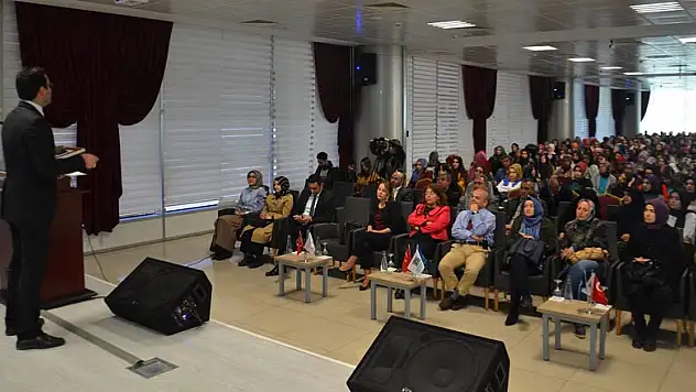 6. Karatay Konferansları'nda 'Çocuk ihmal ve istismarı' konulu panel