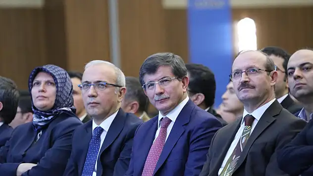 Dışişleri Bakanı Davutoğlu ve Bakan Lütfi Elvan, Konya'da