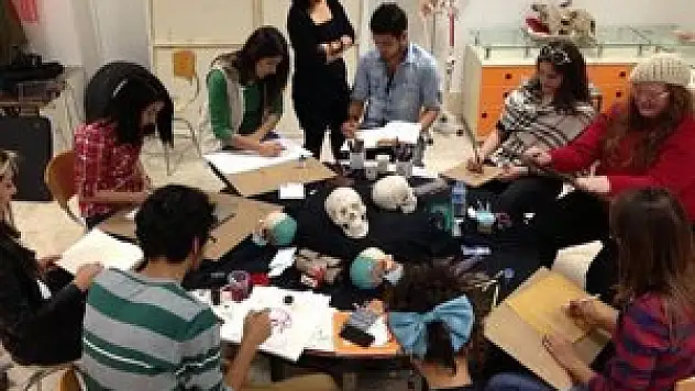 SÜ öğrencileri ödül almaya devam ediyor