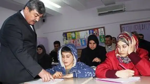 Suriyeliler Türkçe öğreniyor