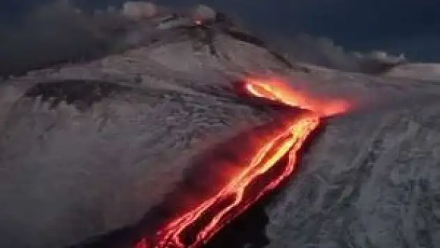 Etna Yanardağı faaliyete geçti