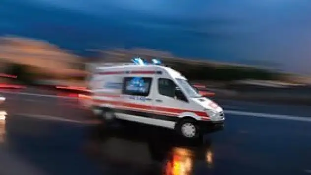 Konya'da ambulans devrildi: 3 yaralı