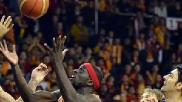 G.Saray'a Anadolu Efes darbesi!