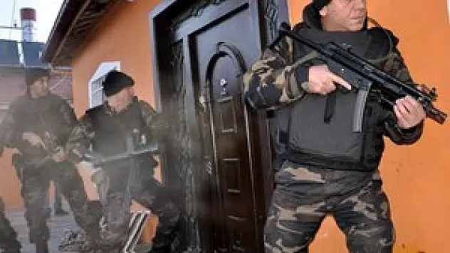 Konya'da 600 polisle uyuşturucu operasyonu