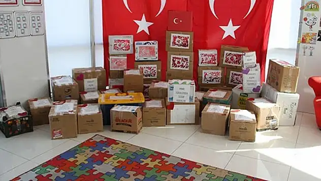 Beyşehir'de minik öğrencilerden Mehmetçiğe anlamlı hediye